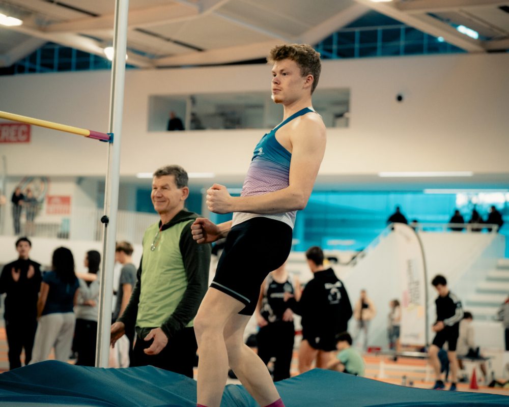 Tom MORVAN … Le RETOUR avec un RECORD départemental junior en HEPTHALON indoor à LIMOGES !!!!