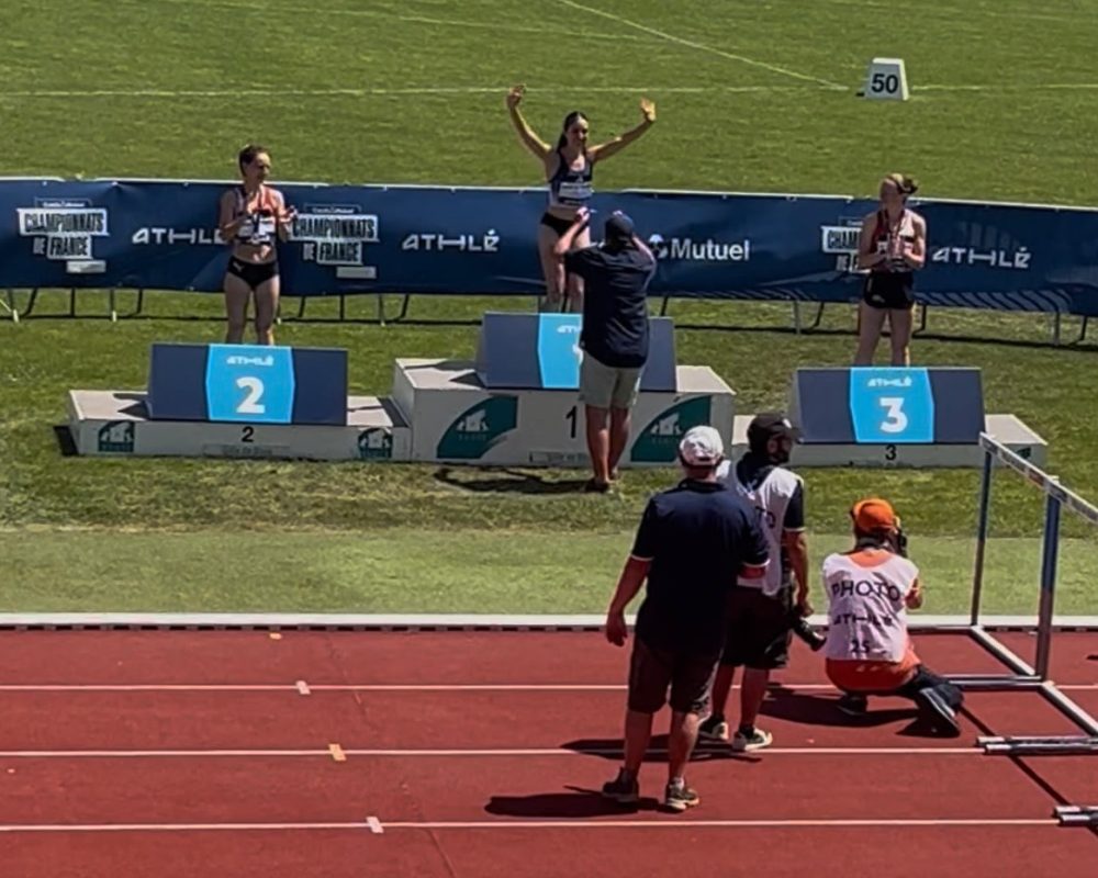 Laurine BEUCHER vainqueur de l&rsquo;OPEN de FRANCE à BLOIS sur 1500m au prix d&rsquo;une dernière ligne droite de grande classe , Noé ROUTHIAU finaliste !