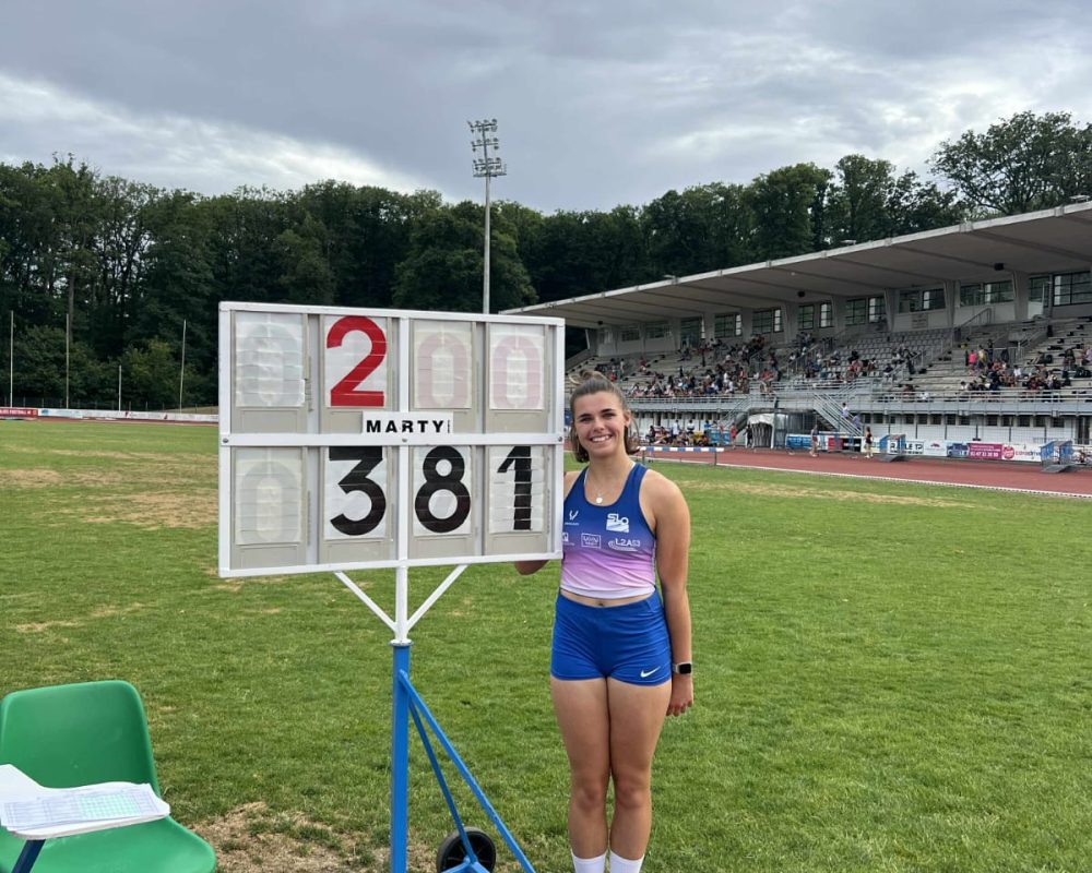 la junior du L2A53/Stade Lavallois Athlé Cassandre BOUVET est championne interrégionale en battant de nouveau son record perso et le record départemental lors des Pré-France de BLOIS !